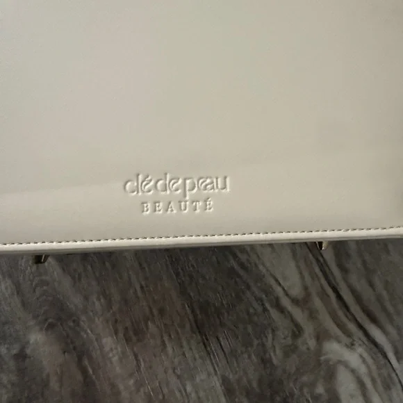 CLE DE PEAU Hardcase Travel Cream Handbag Toiletry Case - Picture 3 of 5